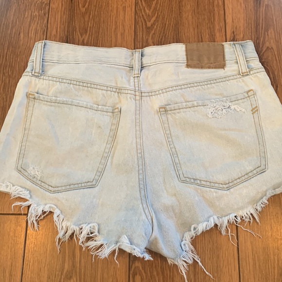 AERO High Rise Shorty Light Wash Distressed Raw Edge Frayed Denim Shorts - Picture 6 of 6